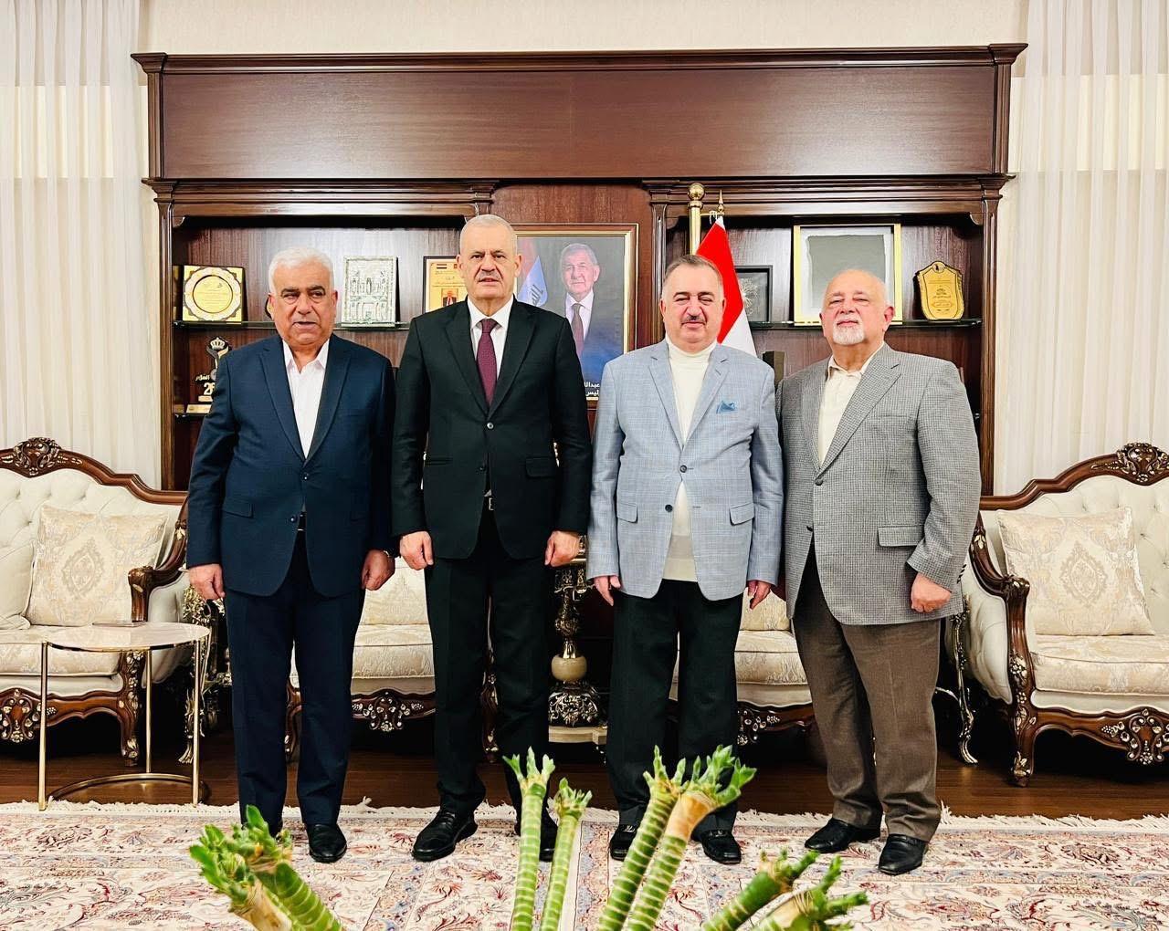 سفير جمهورية العراق لدى المملكة الأردنية الهاشمية يستقبل عددًا من الشخصيات العراقية في عمّان