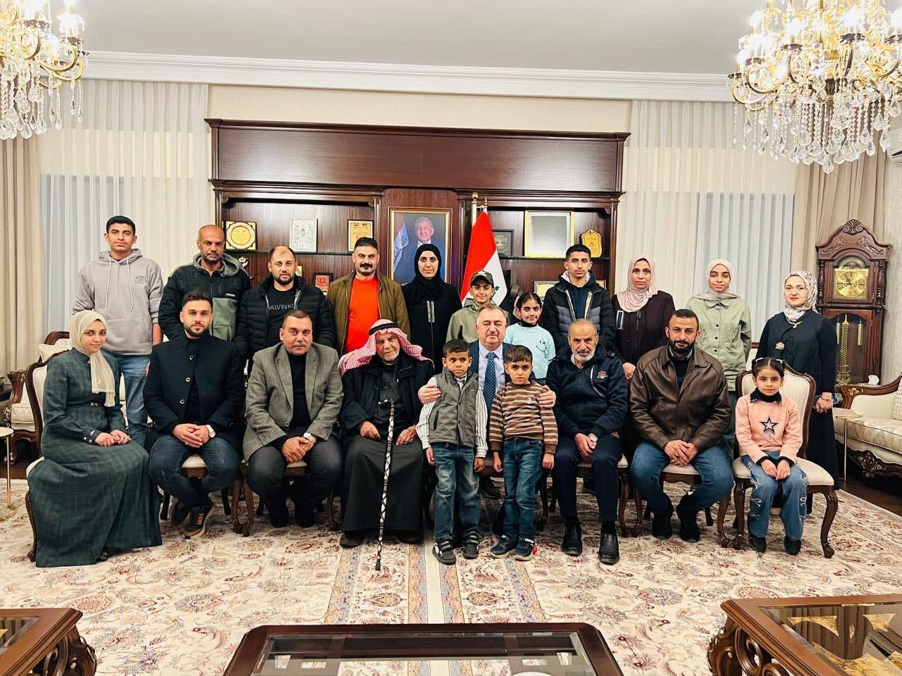 سفارة جمهورية العراق لدى المملكة الأردنية الهاشمية وغير المقيمة لدى دولة فلسطين تُتوّج جهود أشهر بإجلاء عراقيين عالقين في غزة وتواصل رعايتهم حتى عودتهم الآمنة