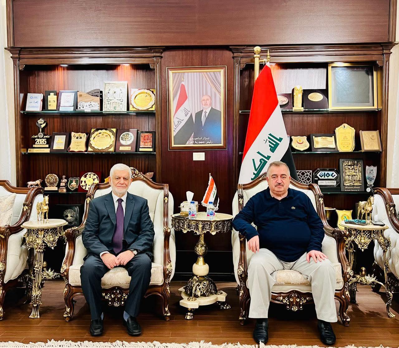 السفير البرزنجي يستقبل الدكتور عبدالكريم السامرائي وزير العلوم والتكنلوجيا الاسبق في عمان