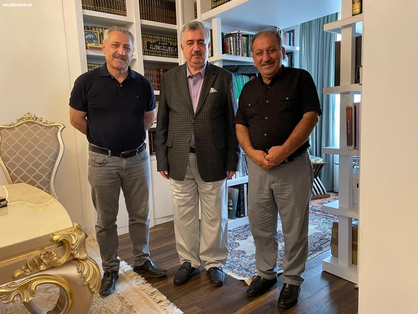 ‎السفير عمر البرزنجي يستقبل الفنانين القديرين السيد ماهر حسن والسيد أحمد جولا في منزله في السليمانية 