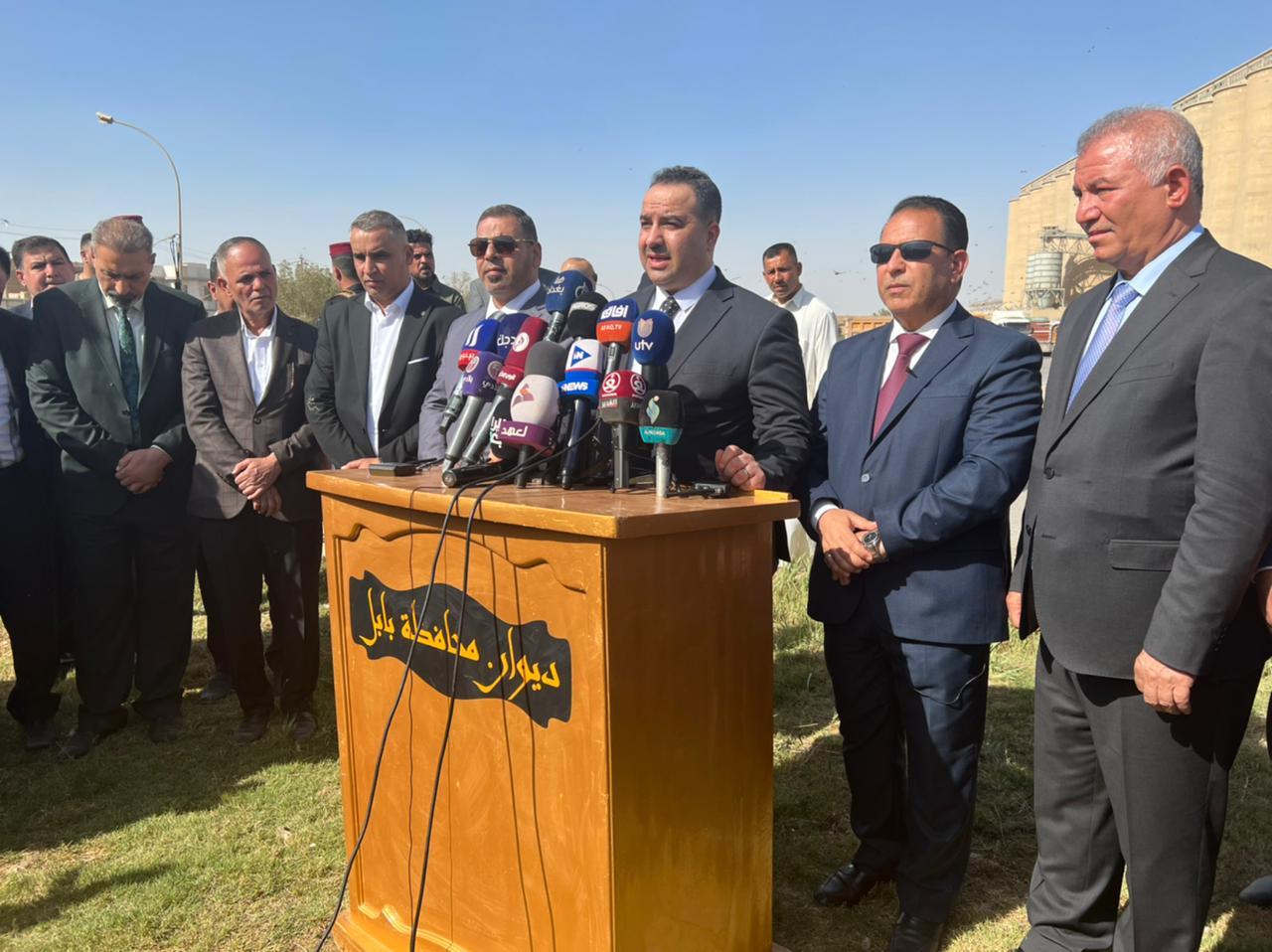 خلاله تفقده سير الموسم التسويقي في بابل وزير التجارة: الوضع الغذائي في العراق غير مقلق ونتوقع تسويق 200 الف طن من الحنطة في المحافظة