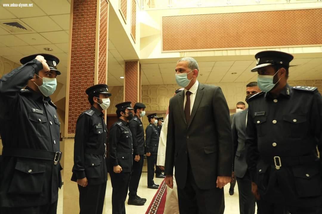 الغانمي يلتقي الطلبة العراقيين بكلية الشرطة القطرية