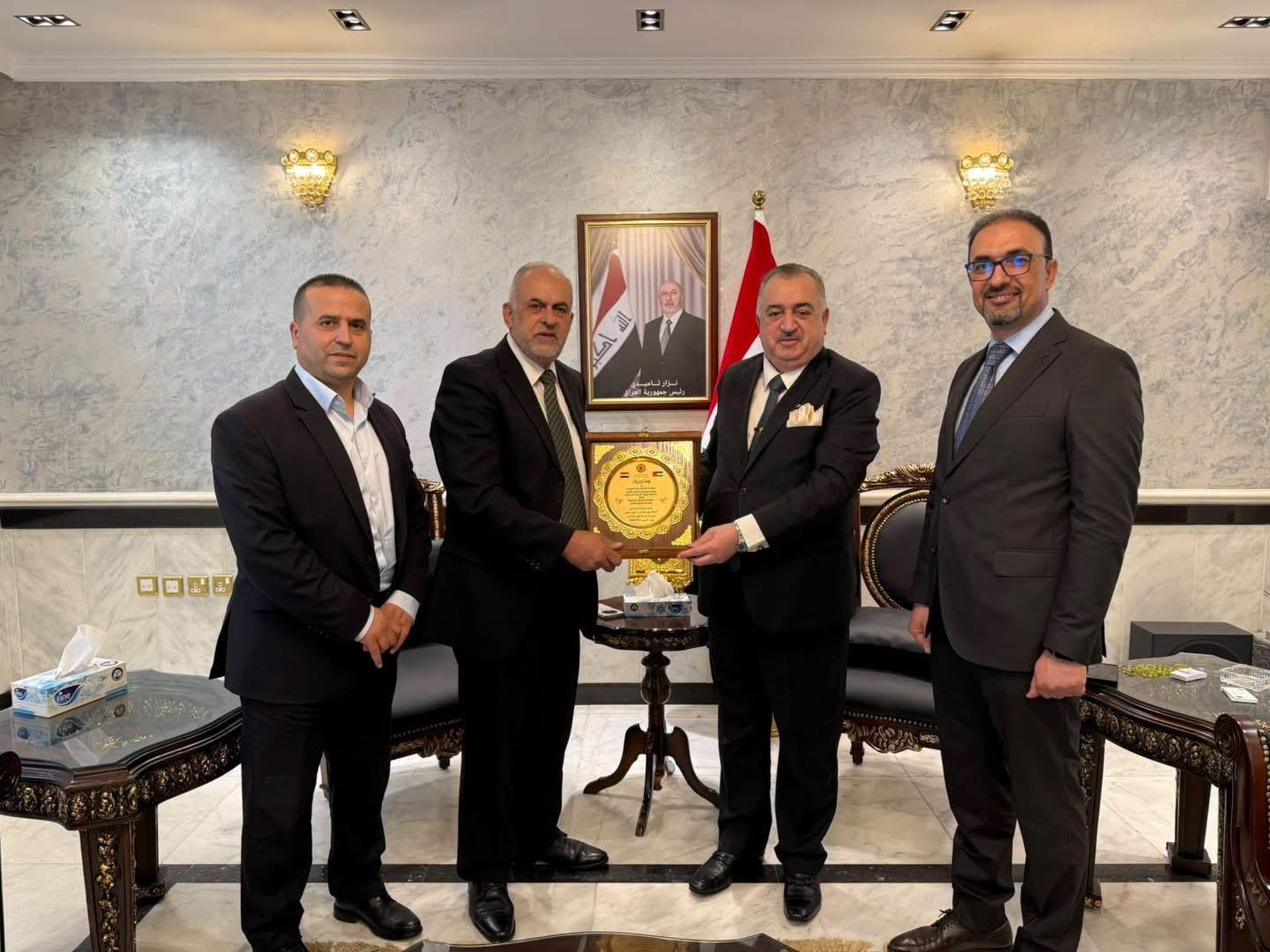 سفير جمهورية العراق لدى المملكة الأردنية الهاشمية يتلقى تهنئة من مستشفى الكِندي بمناسبة العيد الوطني العراقي