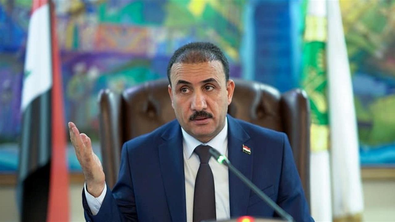 وزير التربية يوجه بإيقاف الاصطفاف المدرسي والانشطة الخارجية