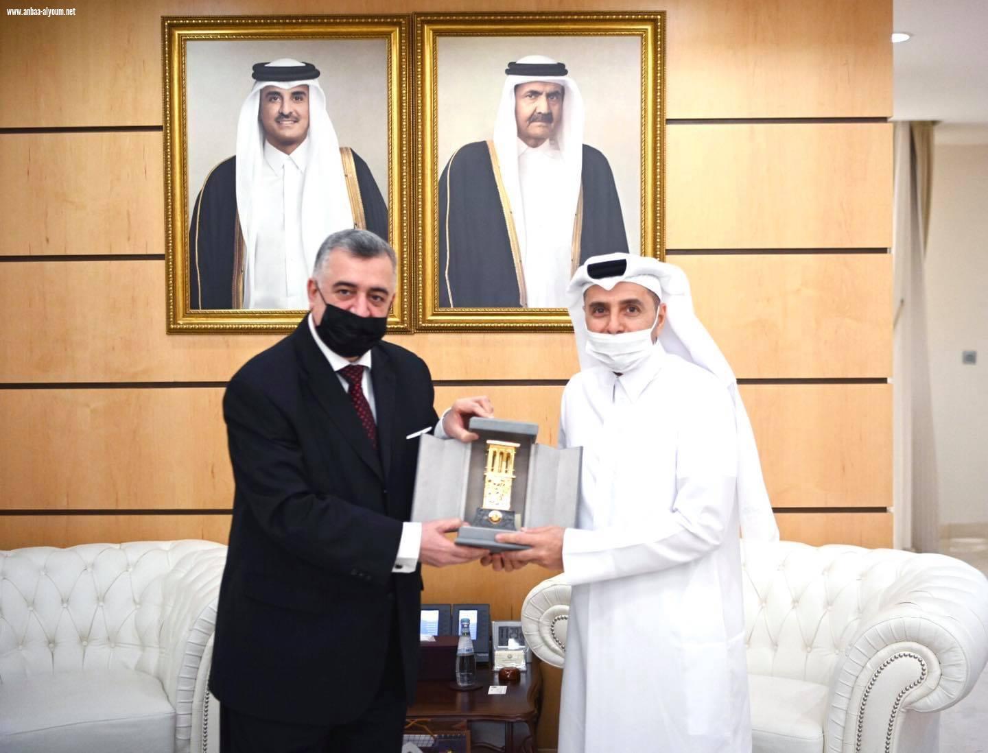 السفير البرزنجي يلتقي مع سعادة وزير التعليم والتعليم العالي في دولة قطر الشقيقة
