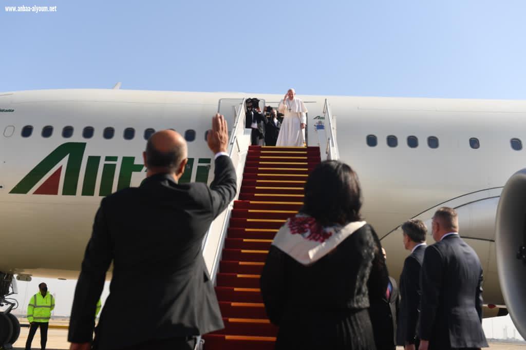 البابا فرنسيس يغادر بغداد بعد زيارة تاريخية للعراق