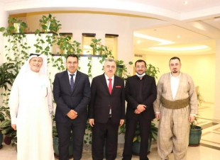 السفير البرزنجي وعائلته يستقبلون التهاني بمناسبة العيد في دار السكن