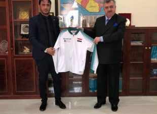  سفير جمهورية العراق في العاصمة القطرية الدوحة يستقبل لكابتن علي العطار