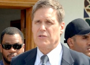 السفير الاميركي يحدد أربع أولويات لادارته في العراق