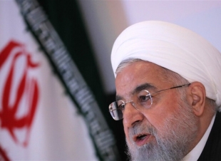 طهران تعلق على أنباء استقالة روحاني: منذ الصباح في مكتبه