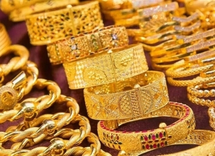 الذهب يقترب من 5000 دولار