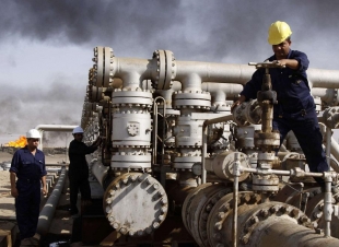 النفط تؤكد استمرار عمليات الاستخراج والإنتاج وفق المعدلات المعتمدة ضمن خطة الطوارئ