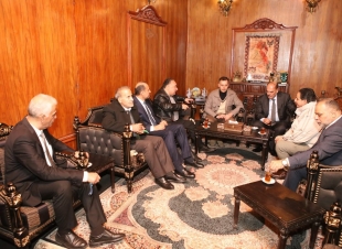 رئيس اتحاد الصحفيين العرب ونقيب الصحفيين العراقيين يزور مؤسسة بيتنا للثقافة والفنون والتراث