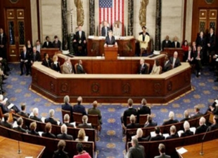 مجلس النواب الأمريكي يقر قانونا للحد من أضرار كورونا