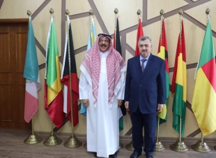 السيد المدير التنفيذي للتحاف العالمي للاراضي الجافة سعادة السفير بدر الدفع يستقبل سفير جمهورية العراق في قطر عمر البرزنجي