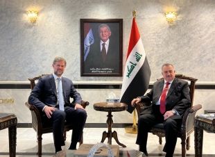 سفير العراق لدى المملكة الأردنية يستقبل المدير التنفيذي للبنك الأردني الكويتي.
