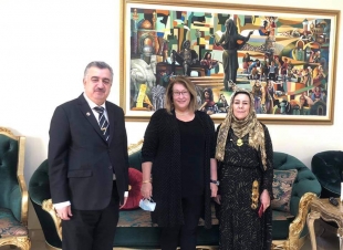 السفير عمر البرزنجي يستقبل السفيرة جريتا هولتز/ القائم بالاعمال بالانابة لسفارة الولايات المتحده الامريكيه لدى دولة قطر الشقيقة