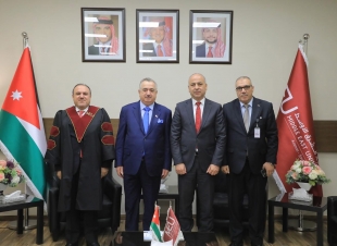 سفير جمهورية العراق لدى المملكة الأردنية الهاشمية يحضر مناقشة رسالة الماجستير لوزير العدل العراقي السابق سالار عبد الستار