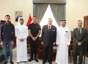 البرزنجي يلتقي مرشحي الضباط من الطلبة العراقيين  في مقر السفارة 