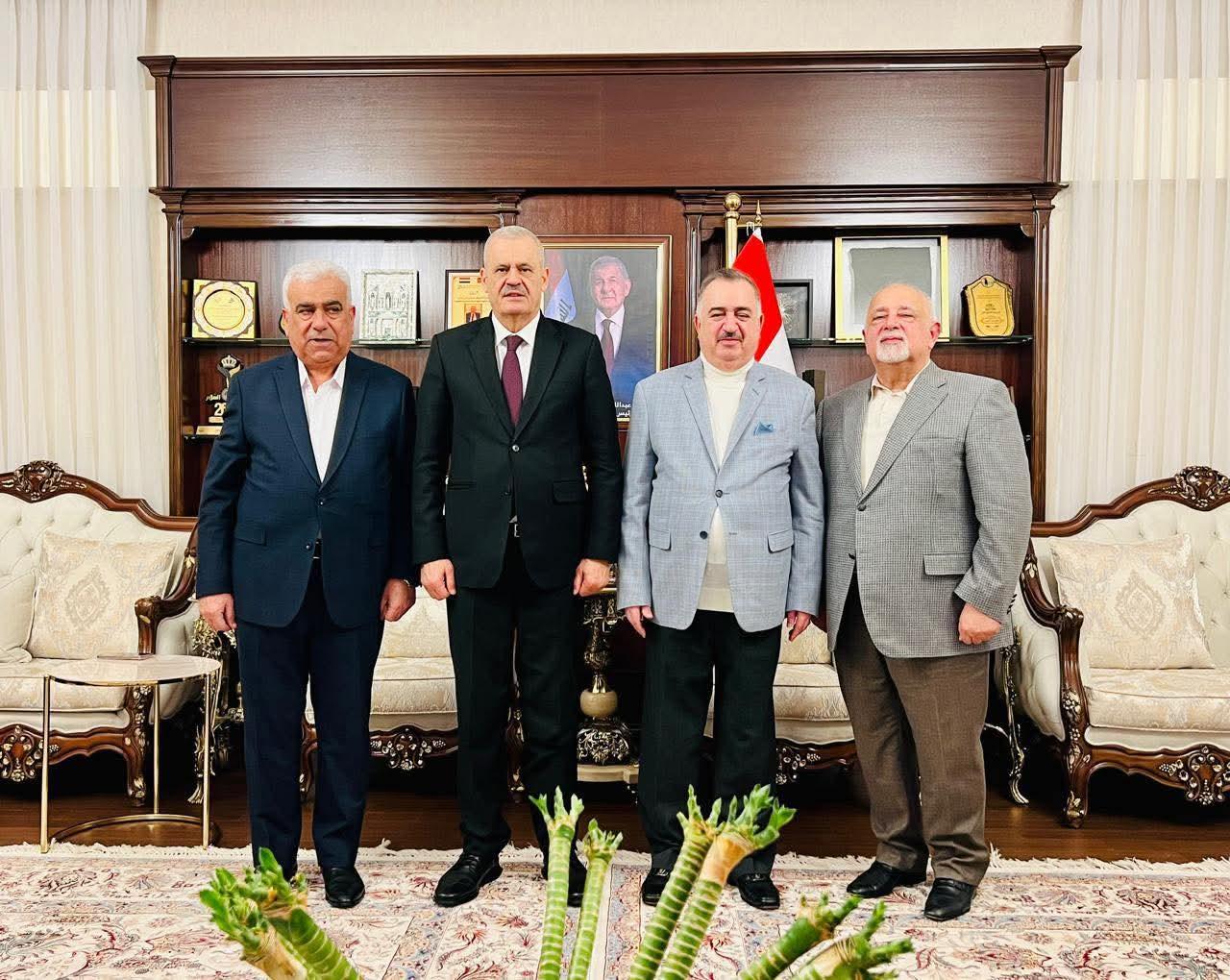 سفير جمهورية العراق لدى المملكة الأردنية الهاشمية يستقبل عددًا من الشخصيات العراقية في عمّان