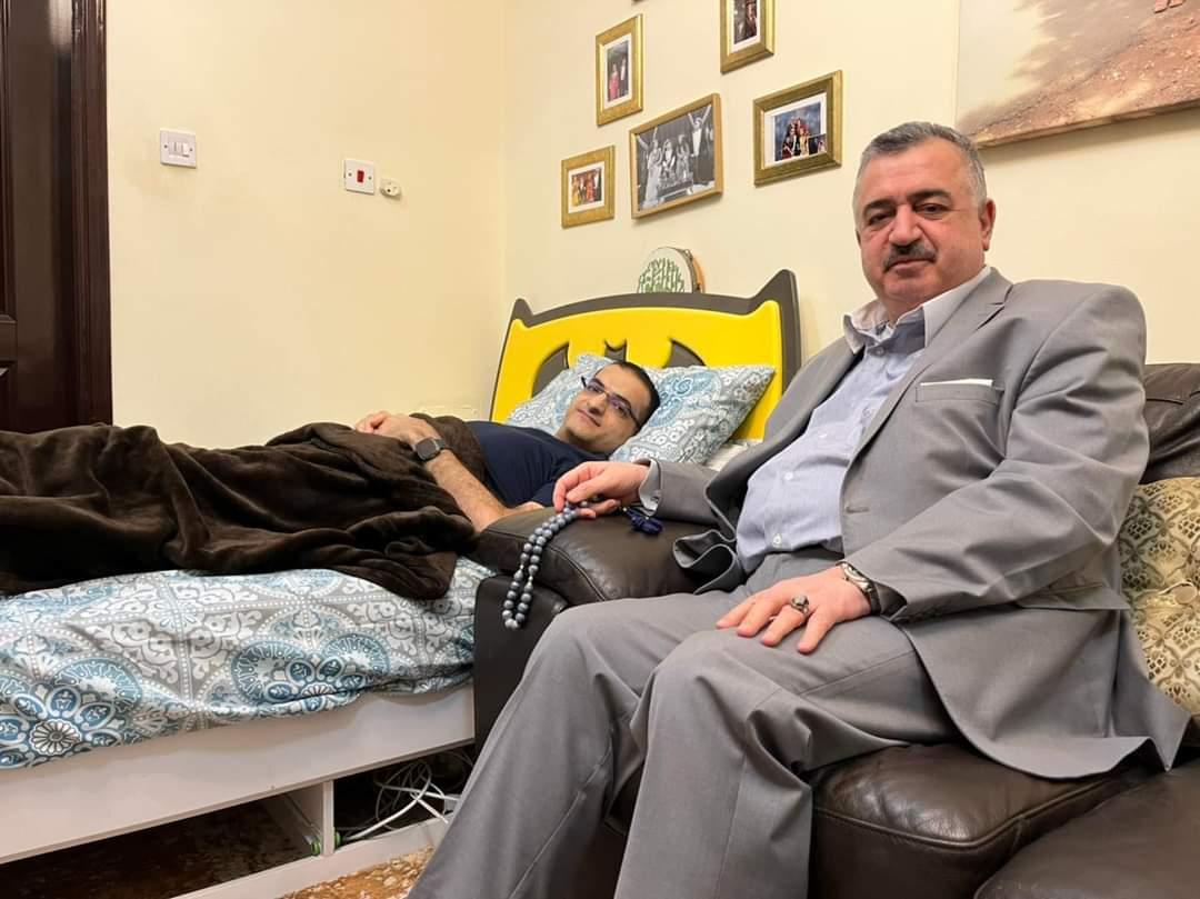 السفير عمر البرزنجي يزور الطبيب العراقي الدكتور مەزن كمال رؤوف لكونه اجريت له عملية جراحية 