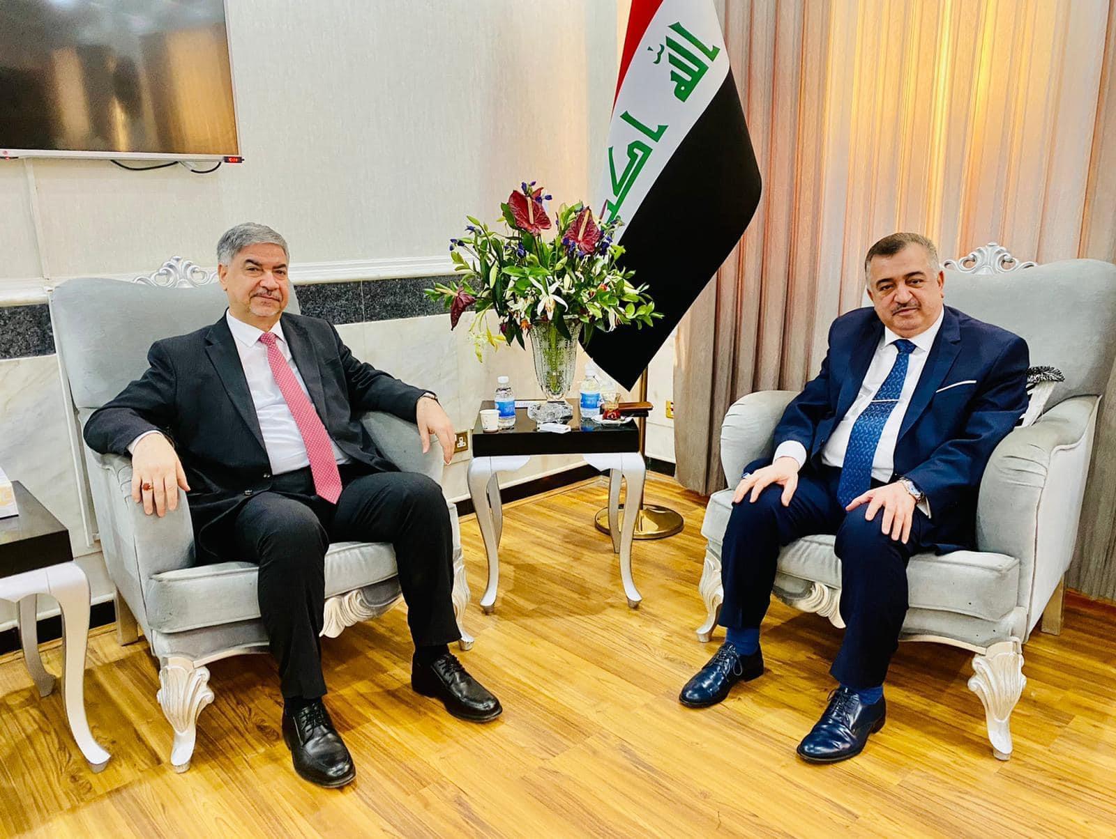 الوكيل البرزنجي يستقبل رئيس دائرة حقوق الإنسان 