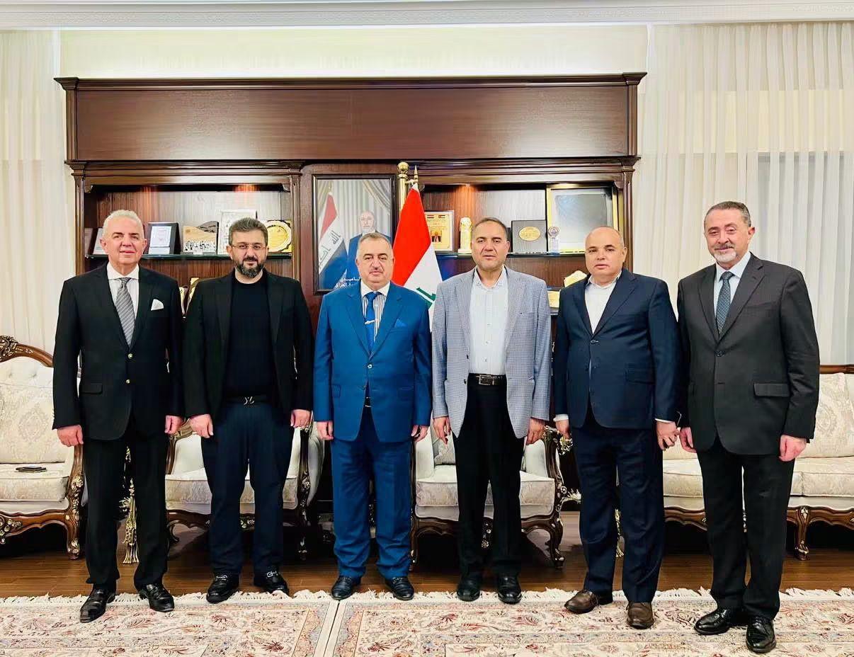 سفير جمهورية العراق لدى المملكة الأردنية الهاشمية يستقبل النائب السابق الشيخ جنيد الكسنزاني وعددًا من الشخصيات