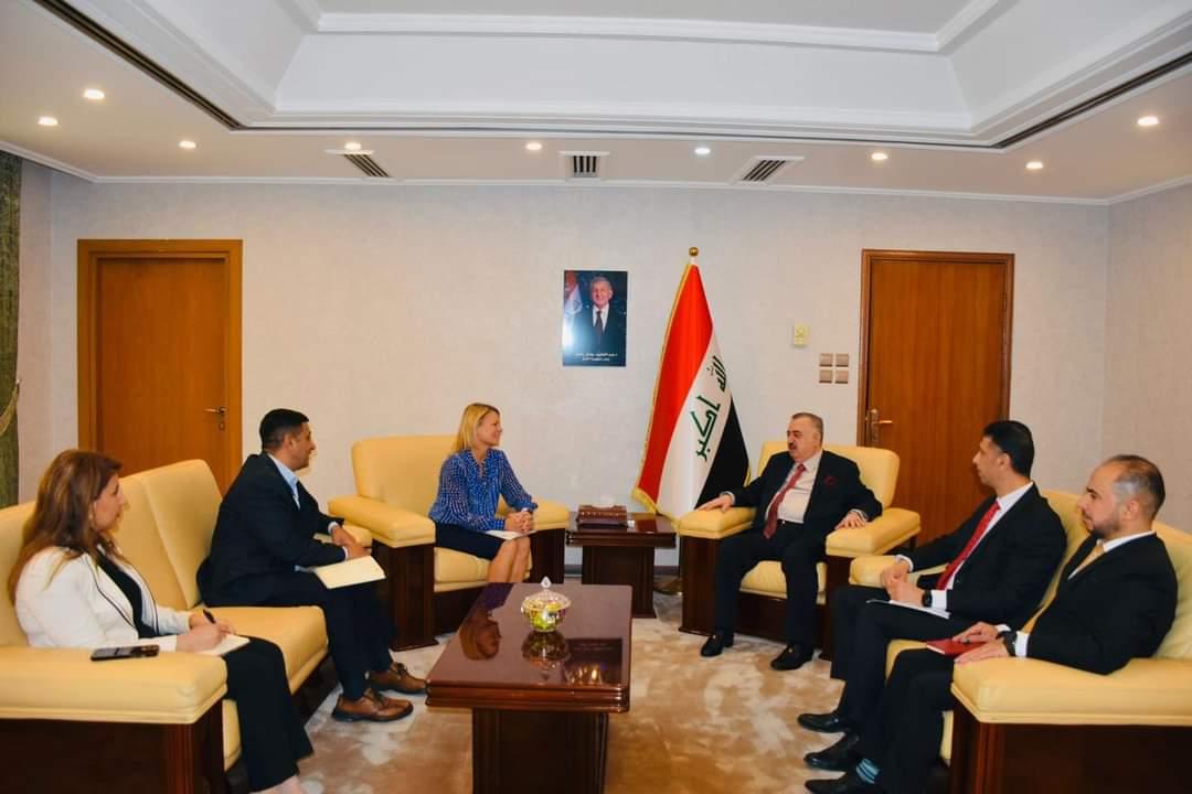 وكيل وزارة الخارجية للشؤون متعددة الأطراف والشؤون القانونية يستقبل القائم بالأعمال المؤقت للسفارة البريطانية لدى العراق