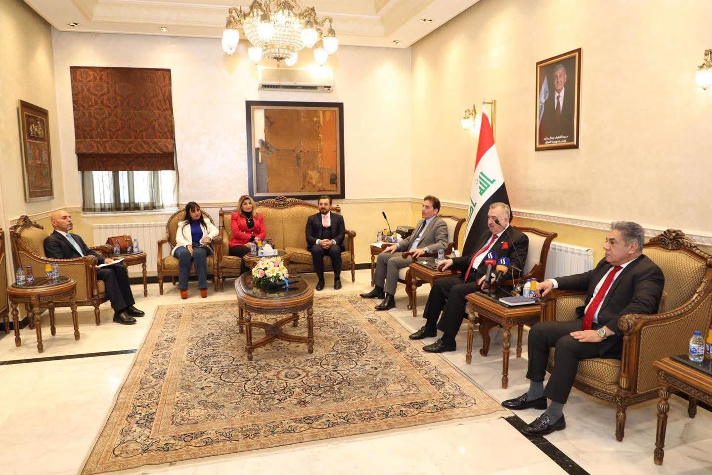 السفير البرزنجي يكرم الطلبة العراقيين العشر الاوائل في الاردن في مرحلة التوجيهي