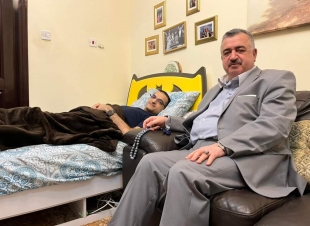 السفير عمر البرزنجي يزور الطبيب العراقي الدكتور مەزن كمال رؤوف لكونه اجريت له عملية جراحية 