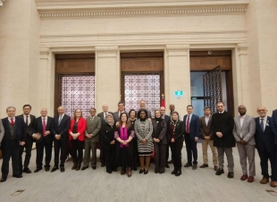 رئيس بعثة جمهورية العراق يلبي دعوة رئيس اللجنة الدائمة في مجلس الشيوخ الكندي