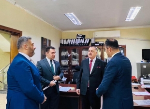 سفير جمهورية العراق لدى المملكة الأردنية الهاشمية يتفقد أعمال القسم القنصلي في السفارة