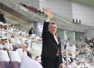 السفير عمر البرزنجي يقدم التهاني الى الاشقاء في دولة قطر بمناسبة افتتاح ملعب المدينة التعليمية