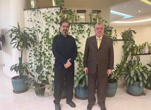 السفير عمر البرزنجي يستقبل الدكتور محمد البرزنجي في دار السكن في العاصمة القطرية الدوحة