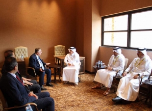وكيل وزارة الخارجية للشؤون متعددة الأطراف والشؤون القانونية يلتقي وزير الدولة للشؤون الخارجية القطري