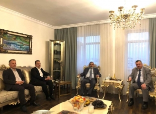 الامين العام للاتحاد الاسلامي الكوردستاني الاستاذ صلاح الدين  محمد بهاء الدين يزور وكيل وزارة الخارجية عمر البرزنجي في منزله في السليمانية