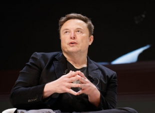 ماسك يصبح أول شخص تتجاوز ثروته الـ600 مليار دولار