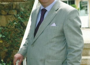 السفير عمر البرزنجي يطرح مشروعا دبلوماسيا ووطنيا مخلصا لانقاذ الوطن المفدى من معضلاته في ادارة الوطن