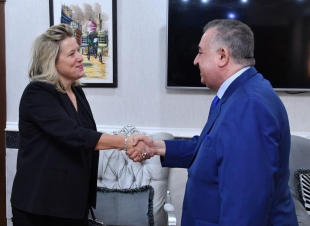 الوكيل البرزنجي يستقبل المستشار السياسي في السفارة الأمريكية في العراق