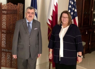 السفير عمر البرزنجي يلبي دعوة سعادة السفيرة غرتا حلتز القائم بالاعمال للولايات المتحدة الأمريكية في دولة قطر