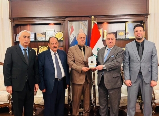 سفير جمهورية العراق لدى المملكة الأردنية الهاشمية يتلقى درع التميز والإبداع من مؤسسة سواعد الأمل للتنمية في العراق